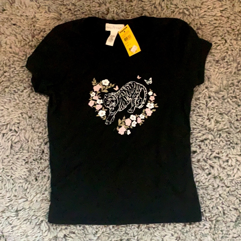 Black cropped t-shirt from Tilly’s. Size: Kids M